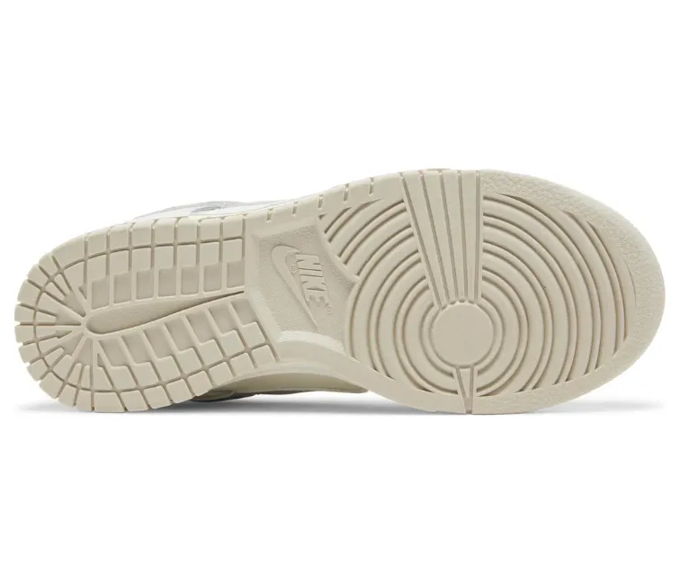 Women's Nike Dunk Low (Sail/Oxygen Purple)